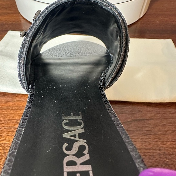 Versace Virtus Sandal metallic black leather with gun metal hardware - Picture 7 of 11